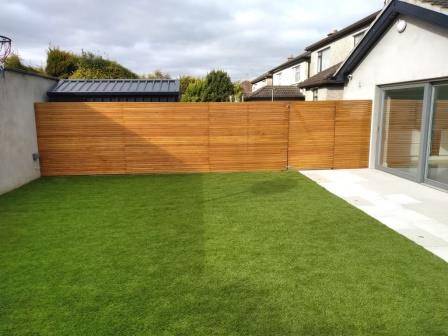 Artificial-lawn-and-Larch-cladding-Copy